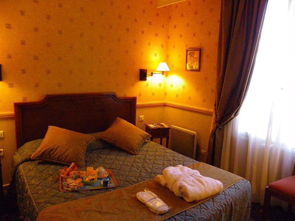 Hotel Poussin Paris Dış mekan fotoğraf