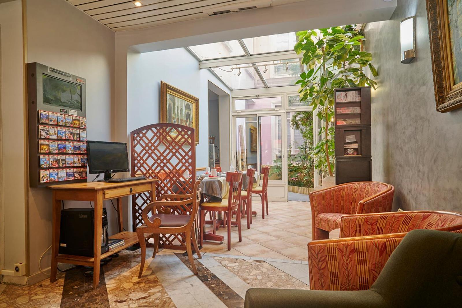 Hotel Poussin Paris Dış mekan fotoğraf