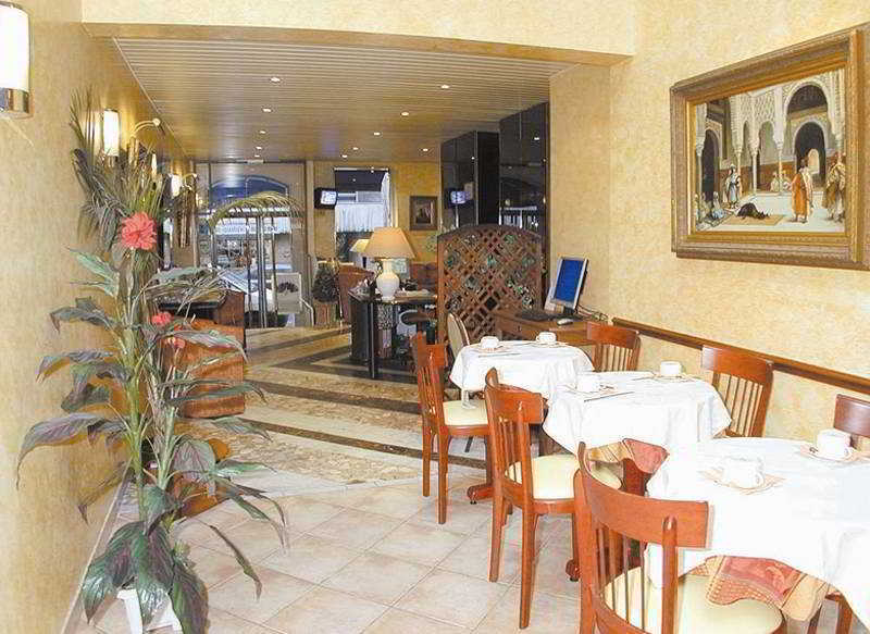 Hotel Poussin Paris Restoran fotoğraf
