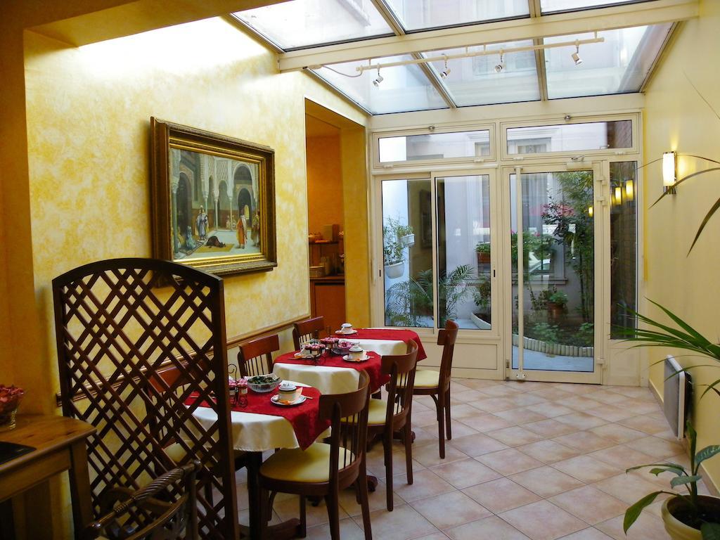 Hotel Poussin Paris Dış mekan fotoğraf